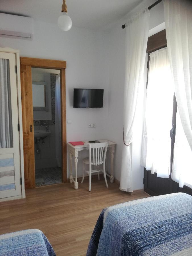 Hostal El Lugar De La Mancha Argamasilla de Alba Exterior foto